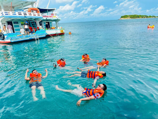 Hòn Hai Bờ Đập