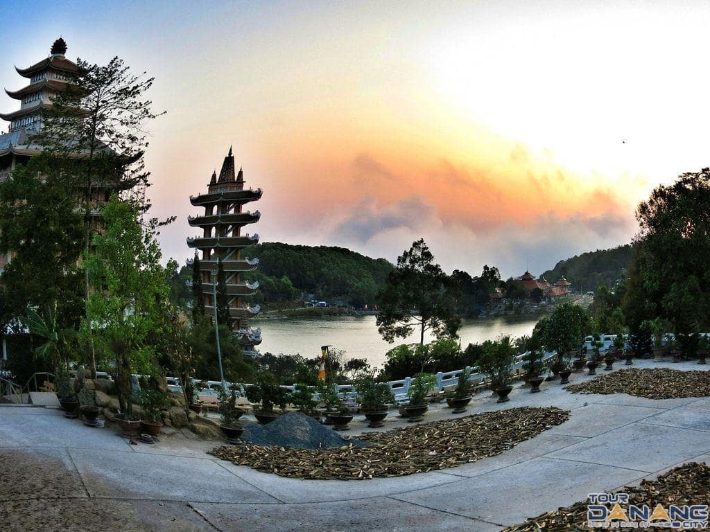 Núi Thiên Ấn điểm đến tâm linh và khám phá thiên nhiên Quảng Ngãi - Lalago