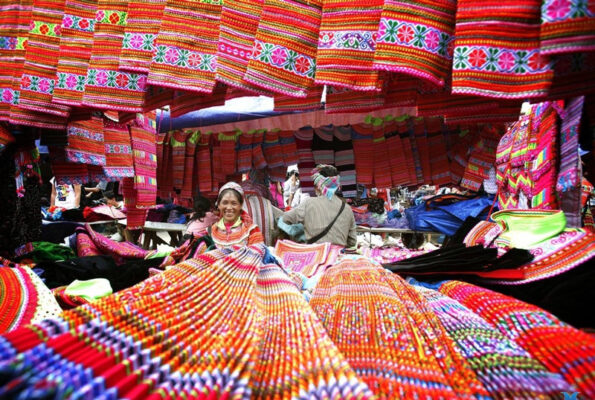 Làng dệt thổ cẩm Sa Phìn