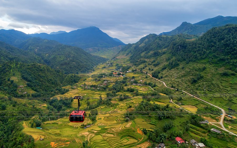 Hoang Lien Son Mountain in Sapa, Vietnam - Sapa Attractions