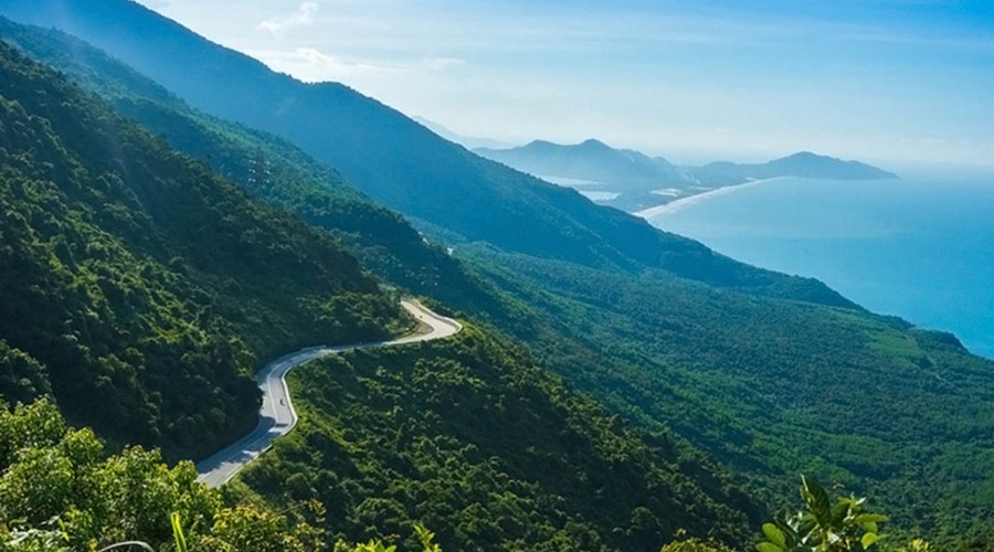 Cảnh sắc thiên nhiên mê hoặc lòng người của đèo Hải Vân