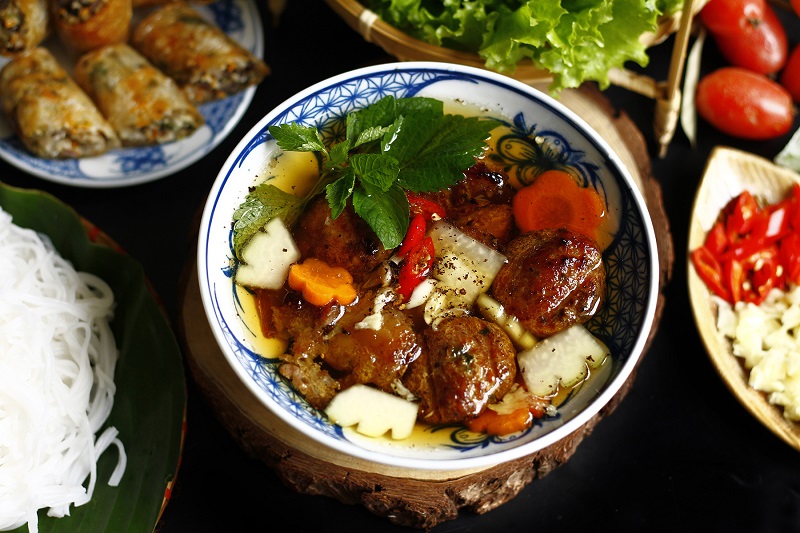Lưu luyến 15 quán bún chả Hà Nội ngon chính gốc Thủ đô