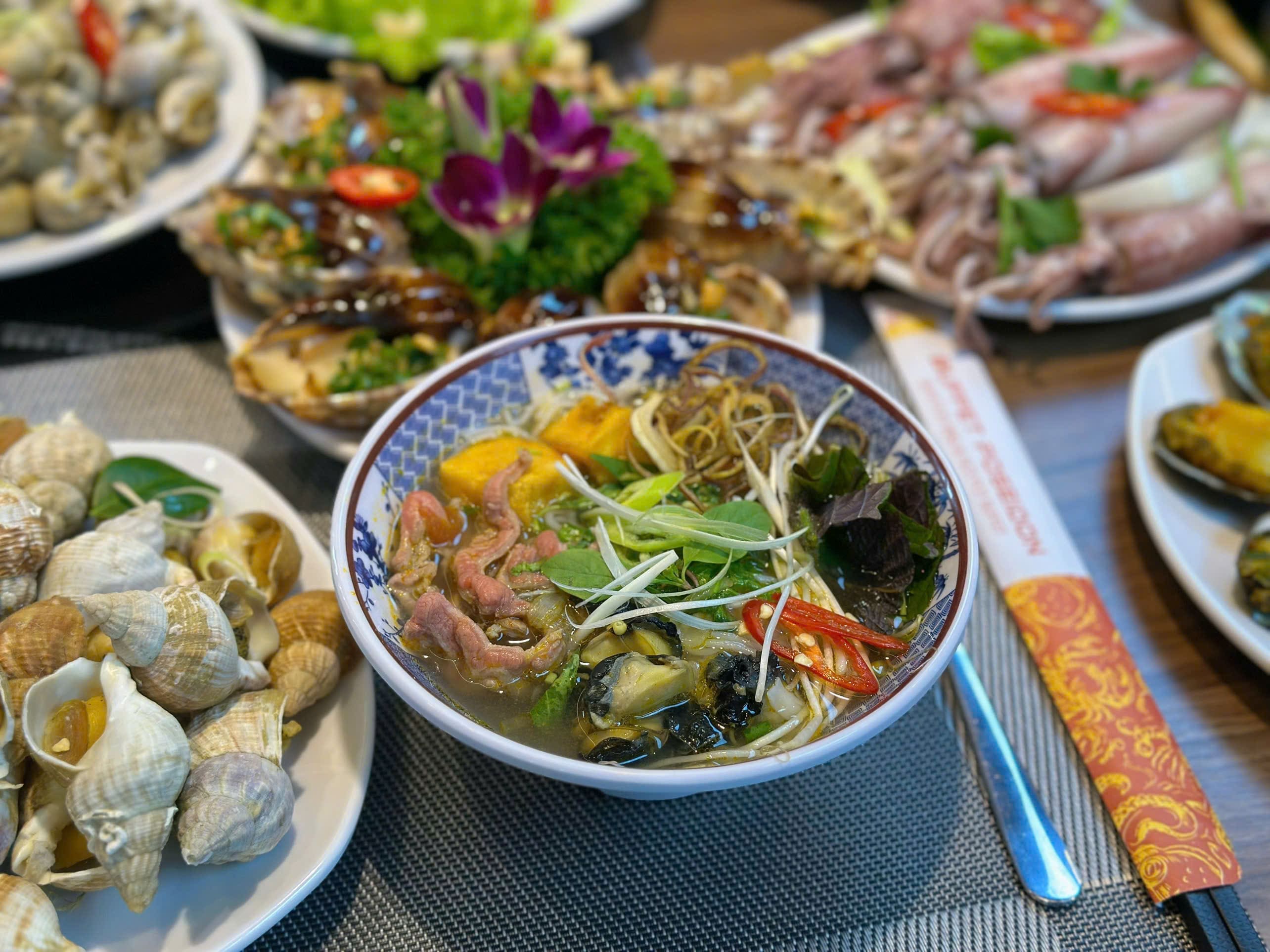 Du lịch Nha Trang: Vì sao Buffet Poseidon là điểm đến không thể bỏ lỡ?