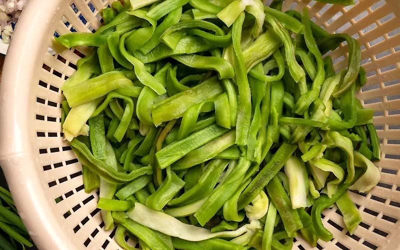 Cách làm gỏi rau tiến vua thịt bò, thịt gà, tôm thịt, tai lợn