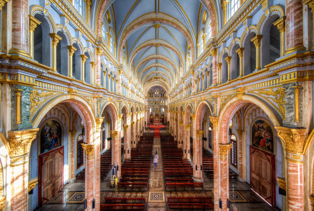 Ngỡ ngàng tưởng trời Âu tại nhà thờ Bác Trạch – Thái Bình